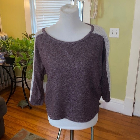 Old Navy Purple Sweatshirt Size Extra Small XS - Picture 1 of 7